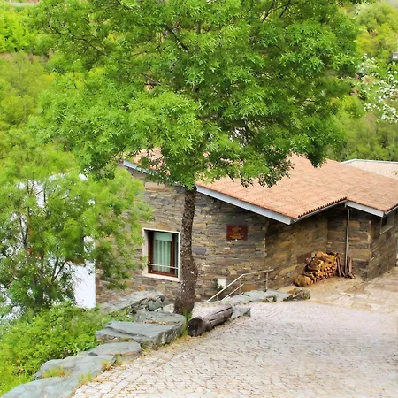 Spacious In With And Mountain View