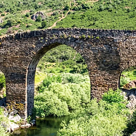 Nyaraló Spacious In With And Mountain View Bragança